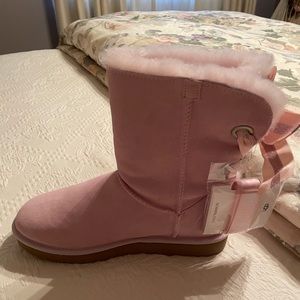 UGG treadlite Customizable Pink Bailey Bow Short Boot, size 10